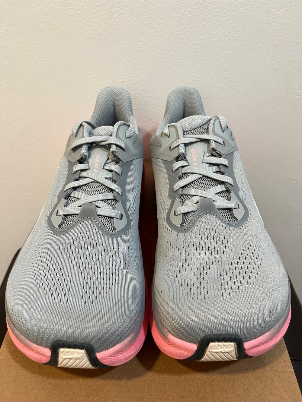 Altra Women's Torin 8 Light Gray and Pink Running Shoes Size W11